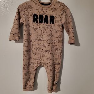 Baby roar romper